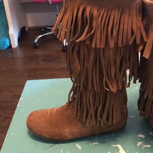 Y’all Fringe Boots! Size 8